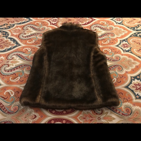 Exotic Express Fur Vest - Picture 4 of 5